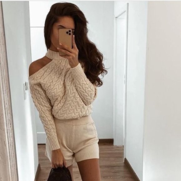 ZARA CABLE KNIT SWEATER WITH CUT-OUT DETAIL - Picture 3 of 5